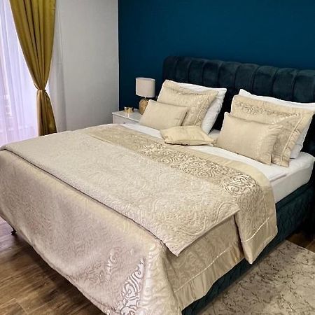 Gold Luxury Room Split Zewnętrze zdjęcie